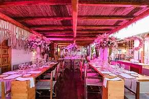 Cumeja - Beach Club & Hotel