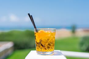 Cumeja - Beach Club & Hotel