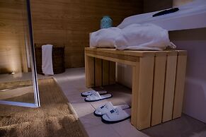 Cumeja - Beach Club & Hotel