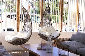 Cumeja - Beach Club & Hotel