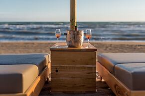 Cumeja - Beach Club & Hotel