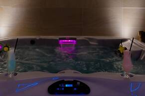 Cumeja - Beach Club & Hotel