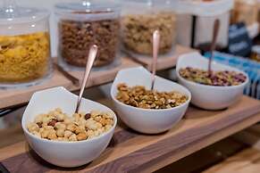 Cumeja - Beach Club & Hotel