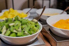 Cumeja - Beach Club & Hotel