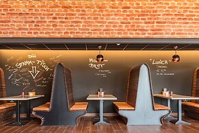 Hey Lou Hotel Frankfurt Airport