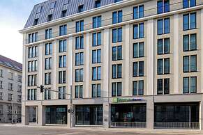 Holiday Inn Express Berlin - Alexanderplatz by IHG