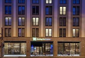 Holiday Inn Express Berlin - Alexanderplatz by IHG