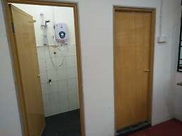 Diyana Budget Hotel - Hostel