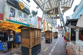 SPOT ON 90236 Zigzag Travellers Home - Hostel