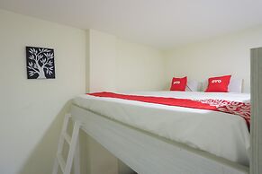 SPOT ON 90236 Zigzag Travellers Home - Hostel