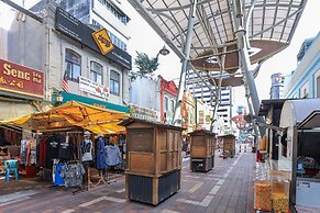 SPOT ON 90236 Zigzag Travellers Home - Hostel