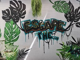 Somewhere to Escape - Hometel