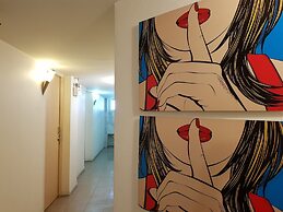 Somewhere to Escape - Hometel