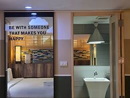 Somewhere to Escape - Hometel