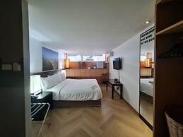 Somewhere to Escape - Hometel