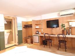 Somewhere to Escape - Hometel