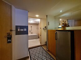 Somewhere to Escape - Hometel