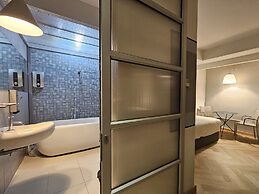 Somewhere to Escape - Hometel