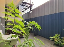 Somewhere to Escape - Hometel