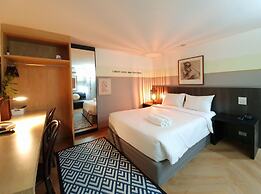 Somewhere to Escape - Hometel