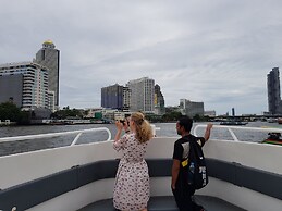 Somewhere to Escape - Hometel