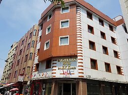 Golden Siyav Hotel