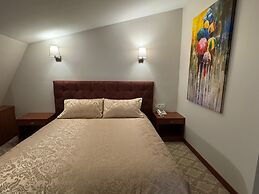 Golden Siyav Hotel