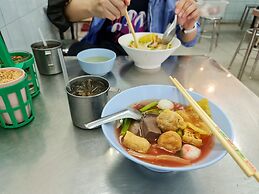 Sathorn Terrace Apartment