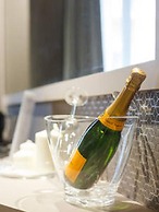 Private Luxury Suite