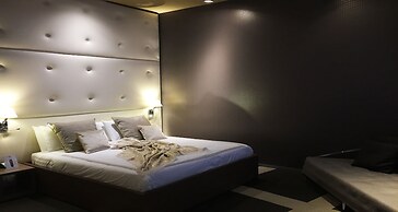 Private Luxury Suite