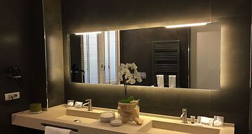 Private Luxury Suite