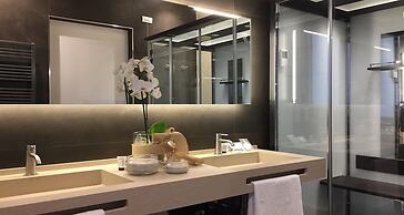 Private Luxury Suite