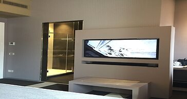 Private Luxury Suite