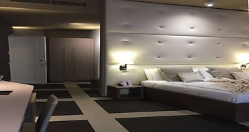 Private Luxury Suite