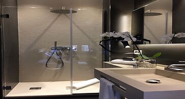 Private Luxury Suite