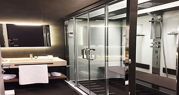 Private Luxury Suite