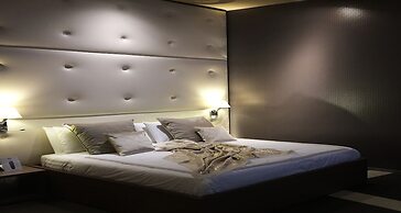 Private Luxury Suite