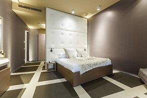 Private Luxury Suite