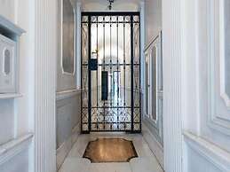 Private Luxury Suite