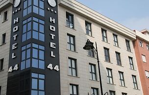 Hotel 44