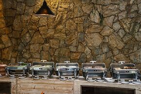 Skyloft Kandy by Aaradhaya