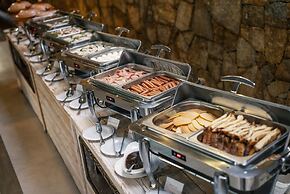 Skyloft Kandy by Aaradhaya