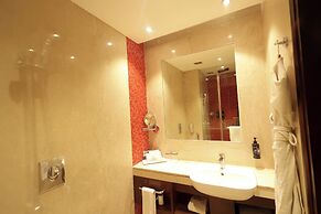 Ramada by Wyndham Lucknow Hotel and Convention Center