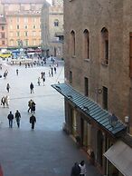 Casa Isolani Piazza Maggiore 1.0