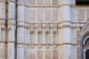 Casa Isolani Piazza Maggiore 1.0