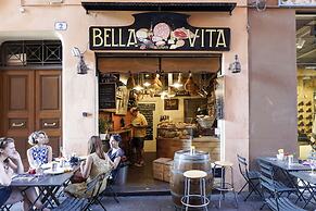 Casa Isolani Piazza Maggiore 1.0