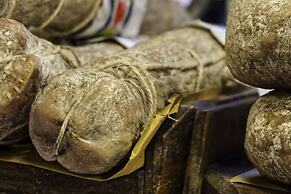 Casa Isolani Piazza Maggiore