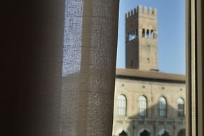 Casa Isolani Piazza Maggiore