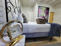 Luichy's Seaside Hotel