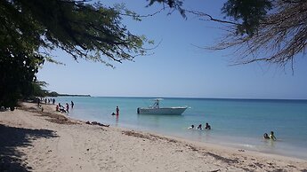 Luichy's Seaside Hotel